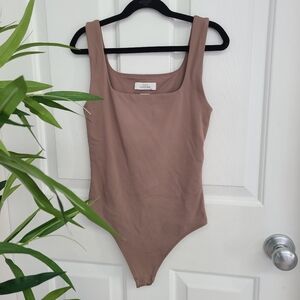 Babaton contour square neck bodysuit sz xs